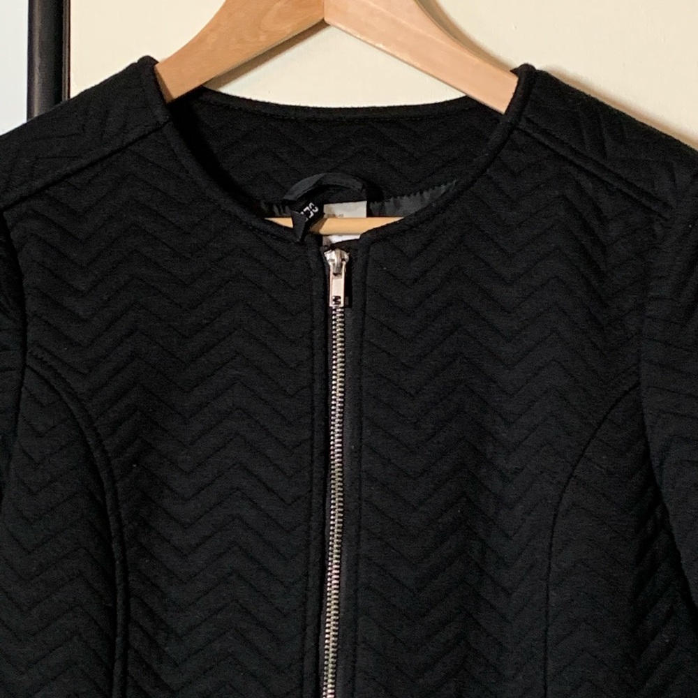 Adorable Divided Jacket - Picture 3 of 6